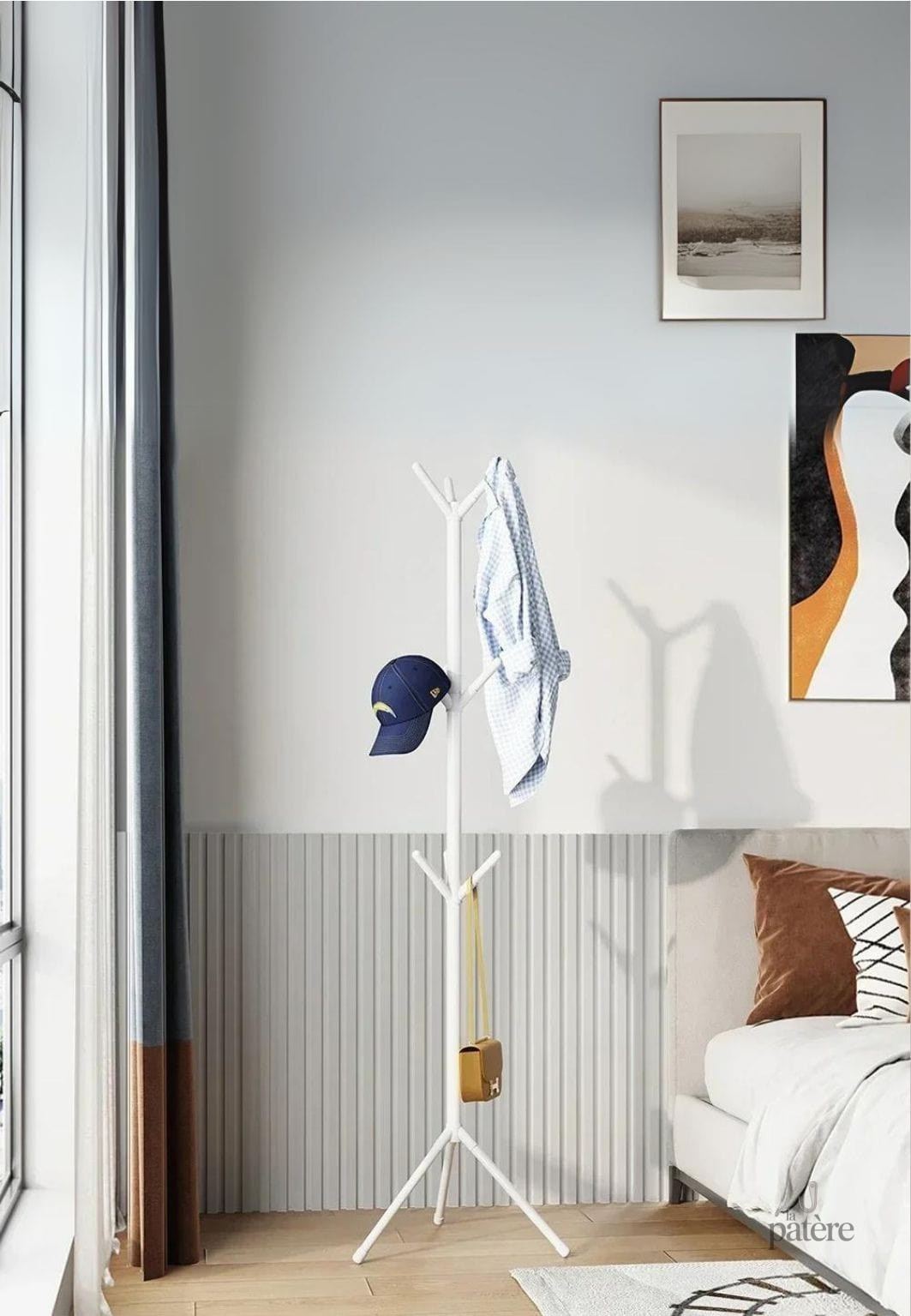 Porte manteau sur pied blanc en finition élégante