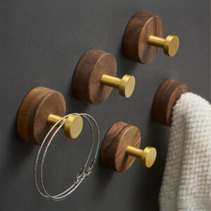 Porte manteau décoratif moderne avec point doré pour salle de bain