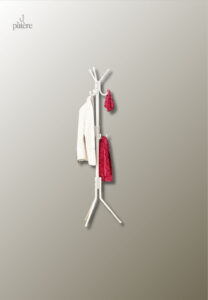 Porte manteau sur pied élégant en blanc, design perroquet