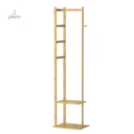 Porte manteau fonctionnel en bois clair, style minimaliste