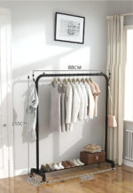 Meuble porte-manteau et chaussures sur roulette