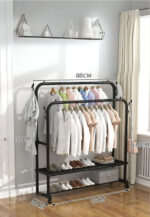 Meuble porte manteau et chaussures sur roulettes