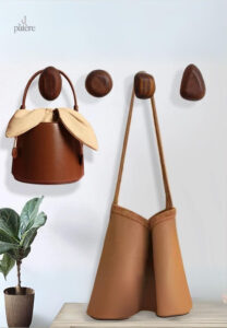 Support mural en bois forme triangle