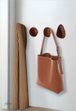 Patère en bois clair avec design champignon