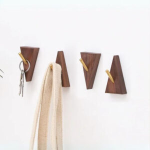 Porte manteau en bois triangle design moderne