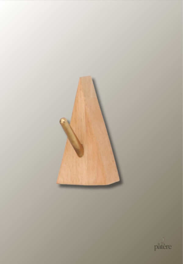 creative-solid-wood-brass-hook-entryway-wall-hook-fitting-5rtkr1-1 Patère en bois clair Triangle Retourné, design moderne
