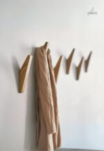 Patère porte manteau en bois Virgule design moderne