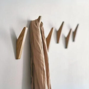 Patère porte manteau en bois Virgule design moderne
