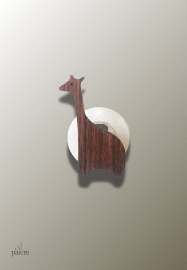 Porte manteau enfant girafe en bois coloré