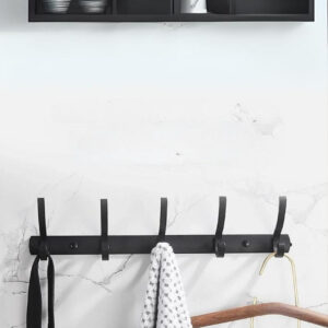 Porte manteau mural design avec 6 crochets noirs