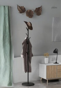 Porte manteau sur pied design arbre noir sur base noire
