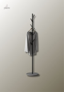 Porte manteau design arbre noir sur support gris élégant