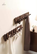 Porte manteau en bois avec crochets ronds pour un style moderne