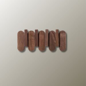 Porte manteau mural en bois avec 4 crochets ronds design