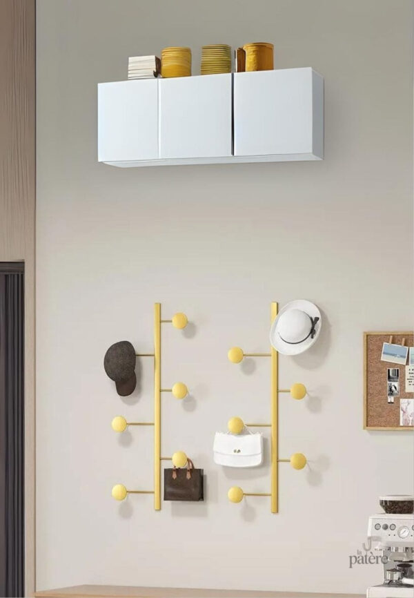 Porte manteau vertical en métal doré, style moderne et élégant