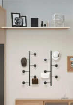 Porte manteau vertical moderne en noir, idéal pour l'entrée