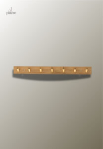 Porte manteau mural en bois avec 7 picots pratiques