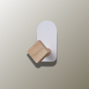 Patère Losange en bois pour enfant, design pratique