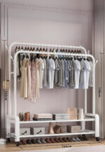 Meuble porte manteau et chaussures sur roulettes blanches