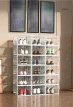 Meuble porte manteau et chaussures avec 18 boîtes blanches