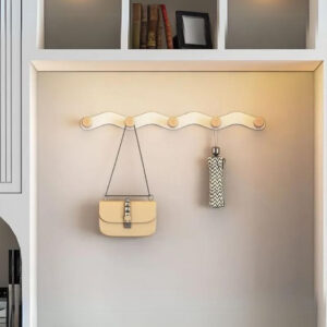 Porte manteau mural Vague 5 points en design moderne