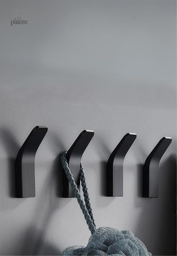 Porte-manteau élégant en noir, accessoire de rangement moderne