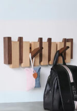 Porte manteau moderne en bois avec quatre crochets pour rangement