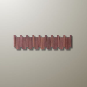 Porte manteau mural design en bois foncé avec 8 patères
