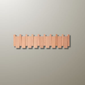 Porte manteau mural design en bois clair avec 8 patères