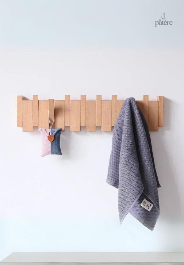 Porte manteau en bois clair, 8 patères, style moderne
