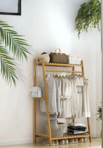 Meuble porte-manteau et chaussures en bois clair Triangle