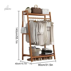 Porte-manteau en bois design Triangle et espace pour chaussures