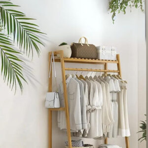 Meuble porte-manteau en bois clair Petit Triangle