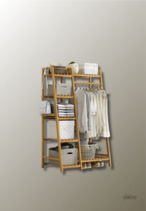Étagère porte-chaussures en bois clair design triangulaire