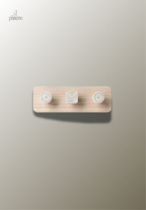 Porte manteau mural artisanal 3 points en bois