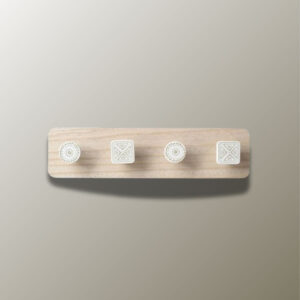 Porte manteau mural artisanal 4 points en bois